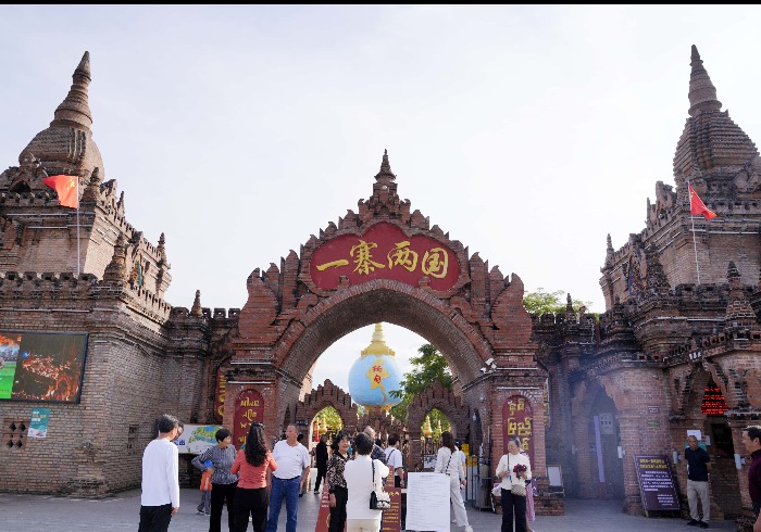 初冬赴暖滇，一家老小的德宏慢旅手记