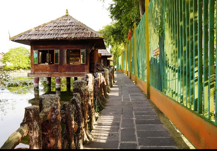 一寨跨两国：瑞丽银井的边境共生奇观