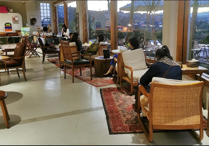 腾冲和顺古镇漫游，感受书局里的慢时光